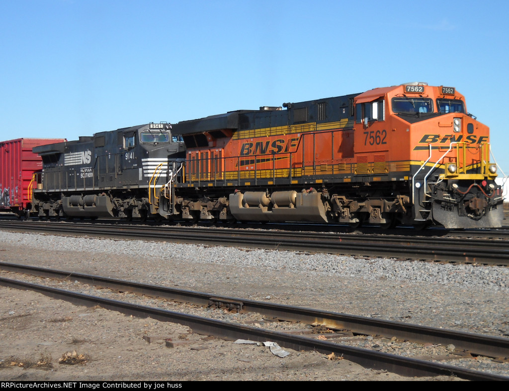 BNSF 7562 East